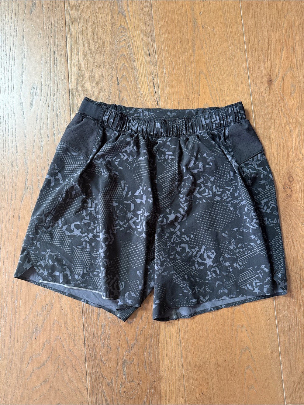 Lululemon men’s short